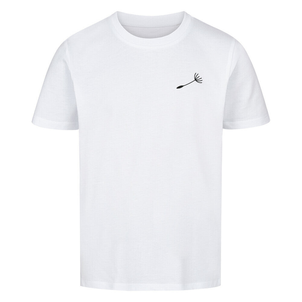 Mama-Kind-Shirt-Set aus Bio-Baumwolle mit Pusteblumen-Design: Auf dem taillierten Mama-Shirt fehlt ein Schirmchen, das auf dem Kind-Shirt einzeln erscheint. Symbol für Liebe, Verbindung und Loslassen. Die Shirts liegen auf natürlichem Hintergrund, modern und nachhaltig inszeniert. Ideal als Muttertagsgeschenk, zur Geburt oder für emotionale Familienmomente. Hier Kindershirt in weiß.