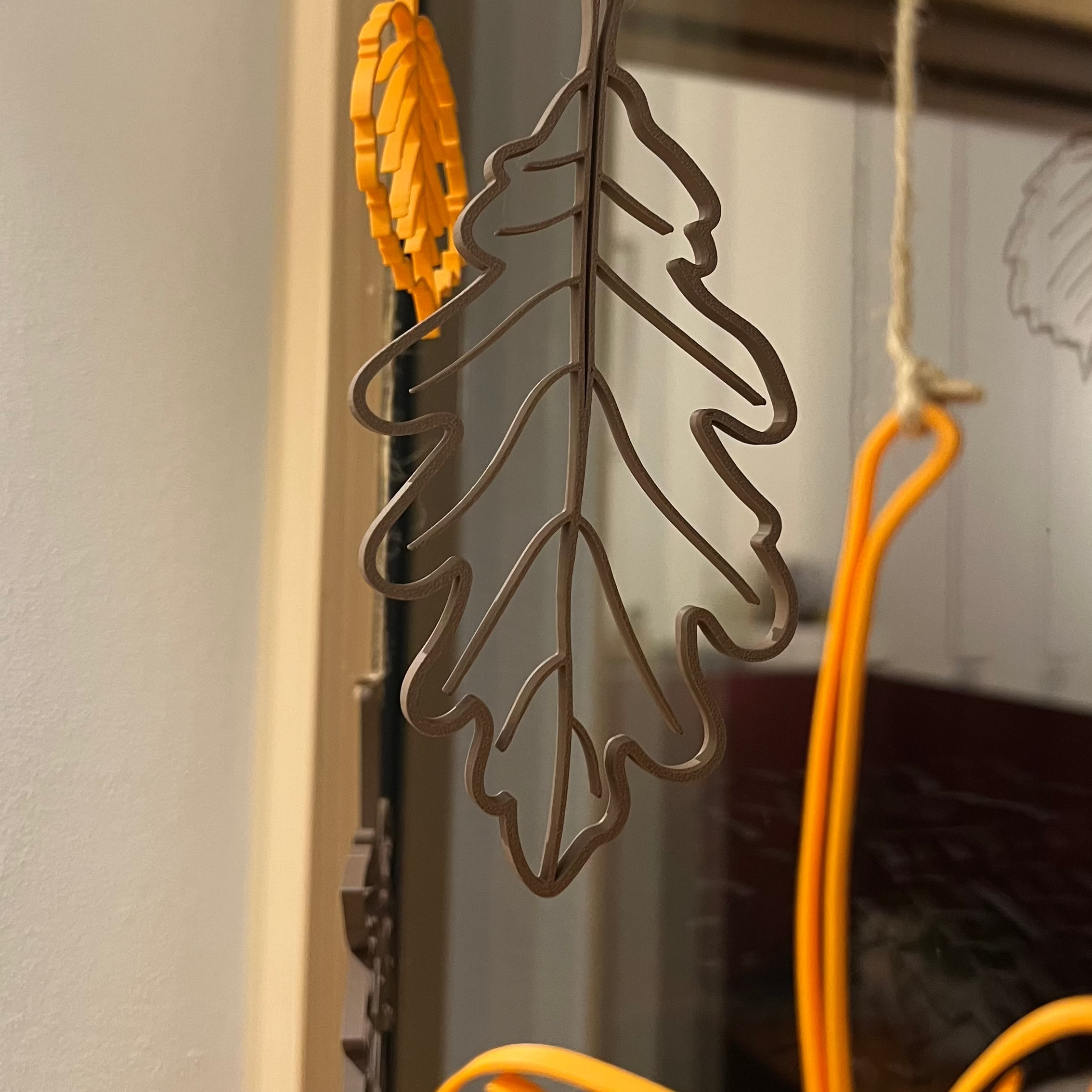 Nachhaltige Herbstdeko 3D Blätter Set (4) – minimalistische Wand- & Tischdeko aus PLA, Braun/Orange, Blatt-Mobile modern Geschenk herbstlich