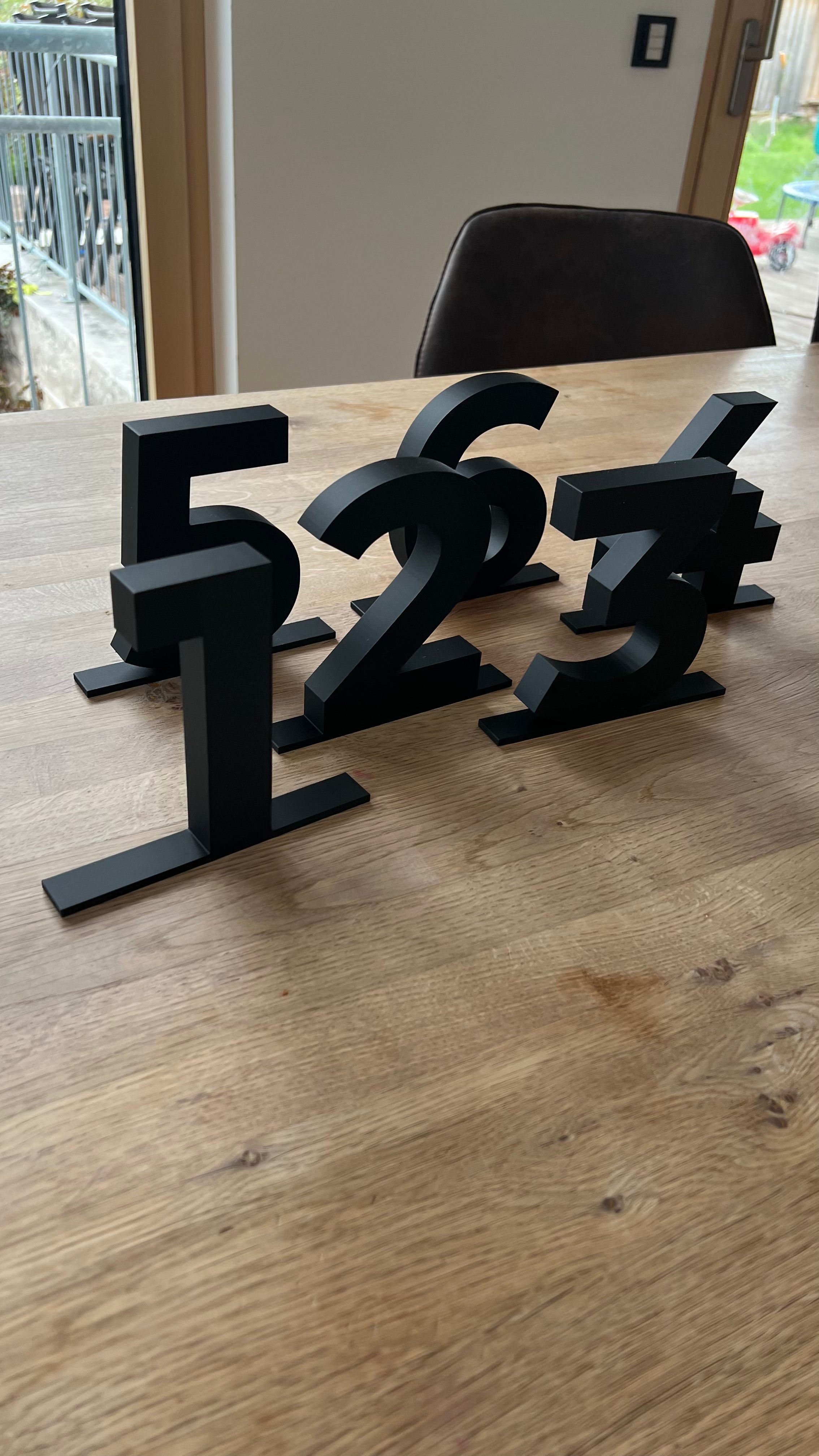 Elegante 3D-gedruckte Tischnummern 1-9 für Hochzeiten – Individuell & Stilvoll - schwarz Matt