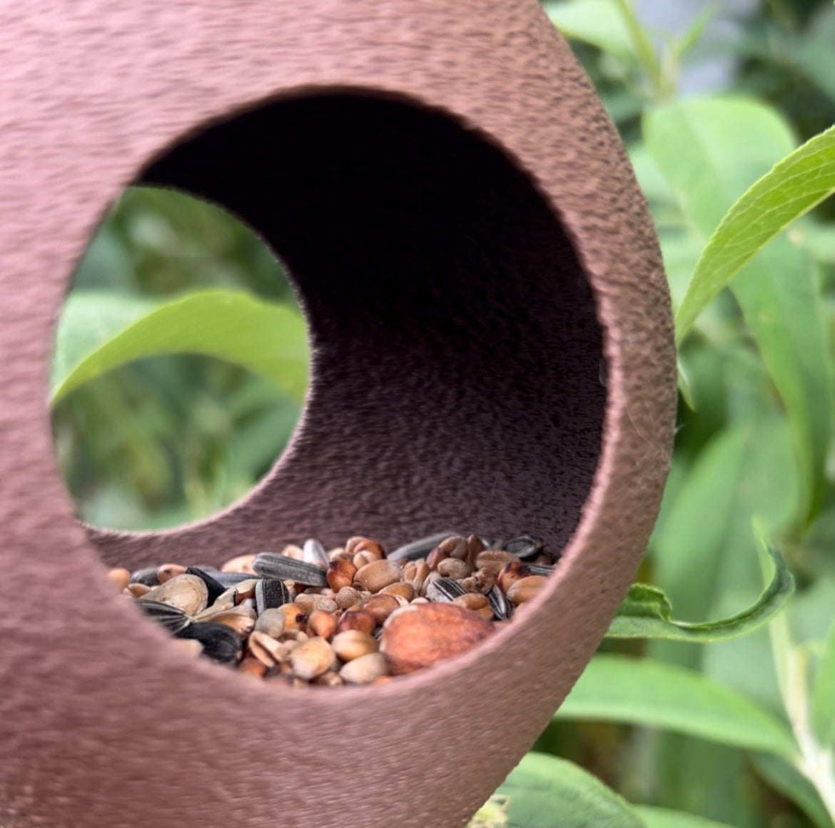 Vogelhäuschen "Little Drop" zur Fütterung von Gartenvögeln