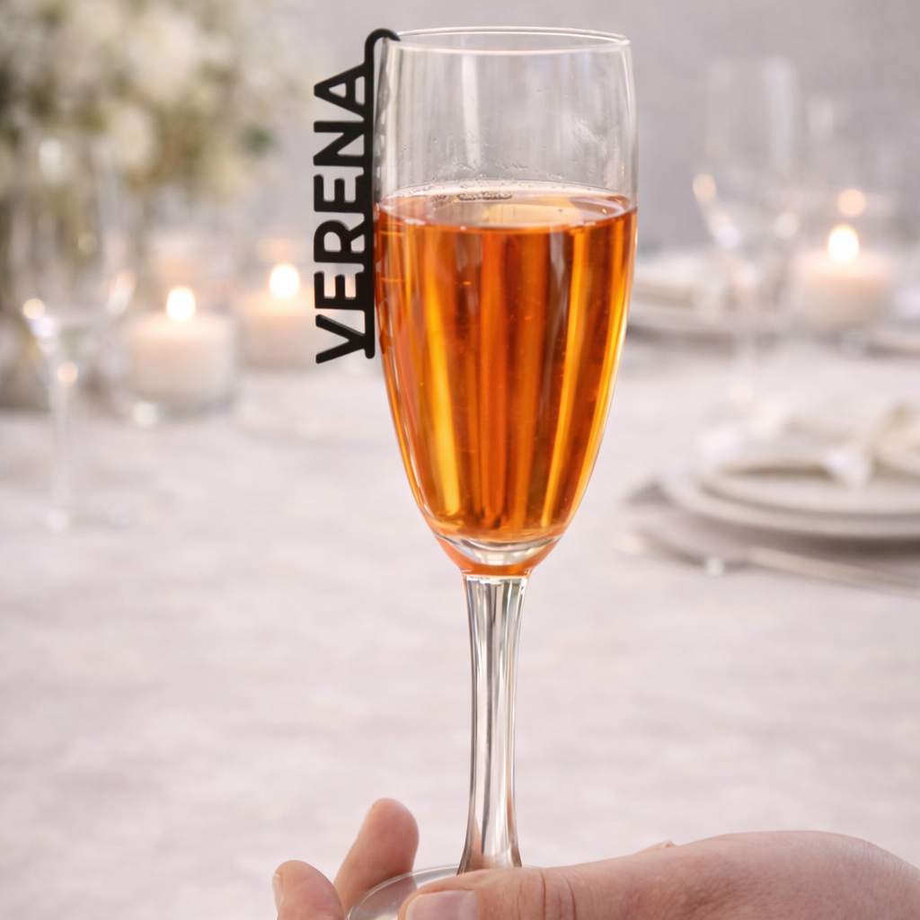 Personalisierte Namensschilder für Gläser – Stilvolle Tischordnung für Hochzeiten